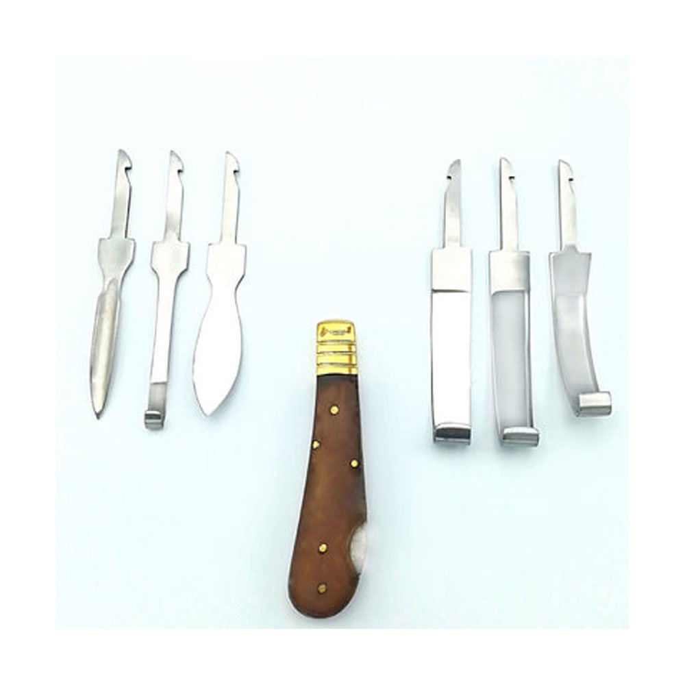 SET OF HOOF KNIVES